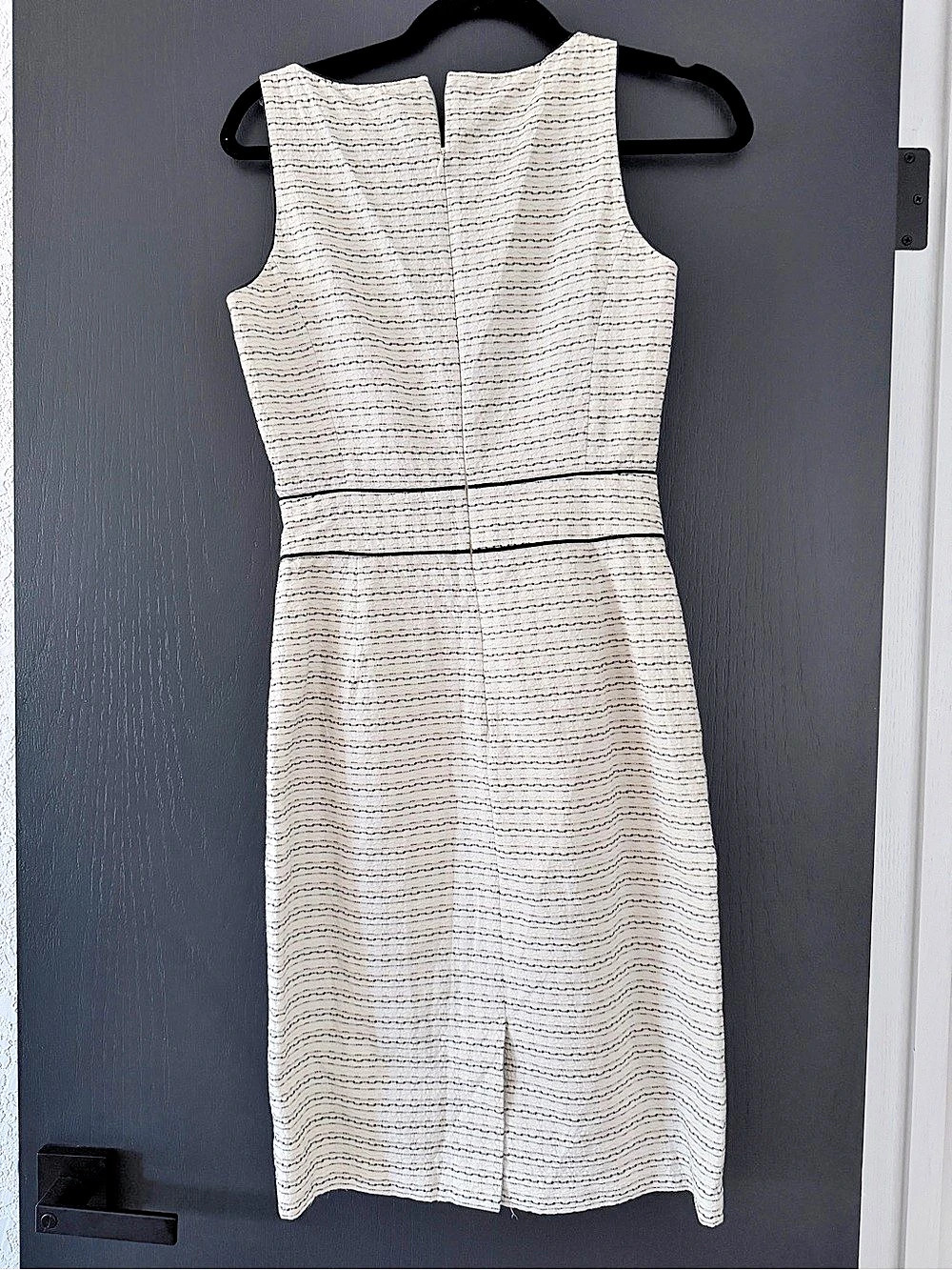 Banana Republic Sleeveless Abstract Midi Dress in White & Black Size 2 Like